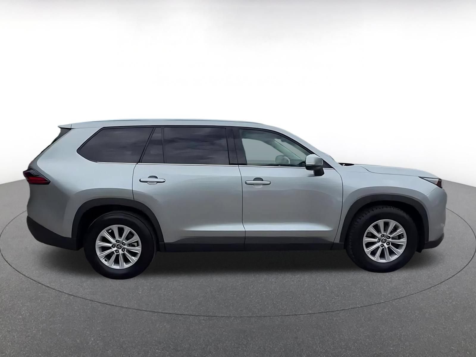 Used 2025 Toyota Grand Highlander FWD image 16