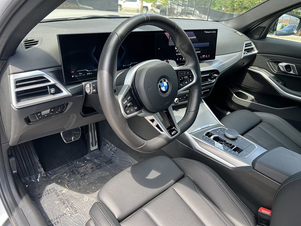 Used 2025 BMW 330i Sedan w/ M Sport Package image 22