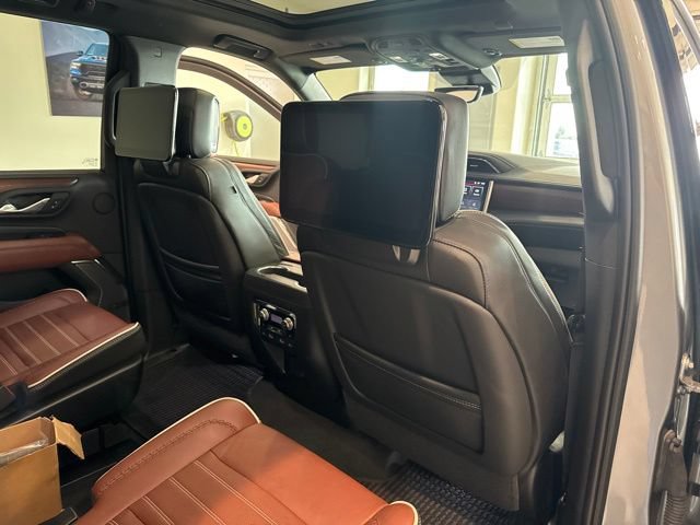 Used 2023 GMC Yukon Denali Ultimate AWD/4WD image 15