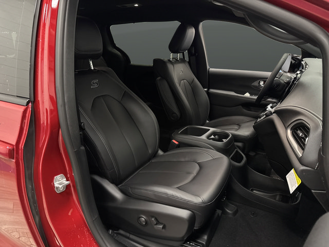 New 2026 Chrysler Pacifica Select AWD/4WD image 30