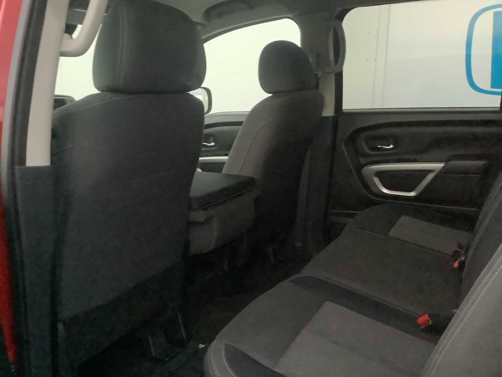 Used 2023 Nissan Titan SV image 12