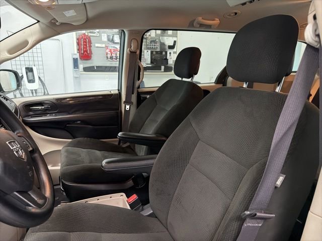 Used 2016 Dodge Grand Caravan SE w/ Quick Order Package 29E SE FWD image 13