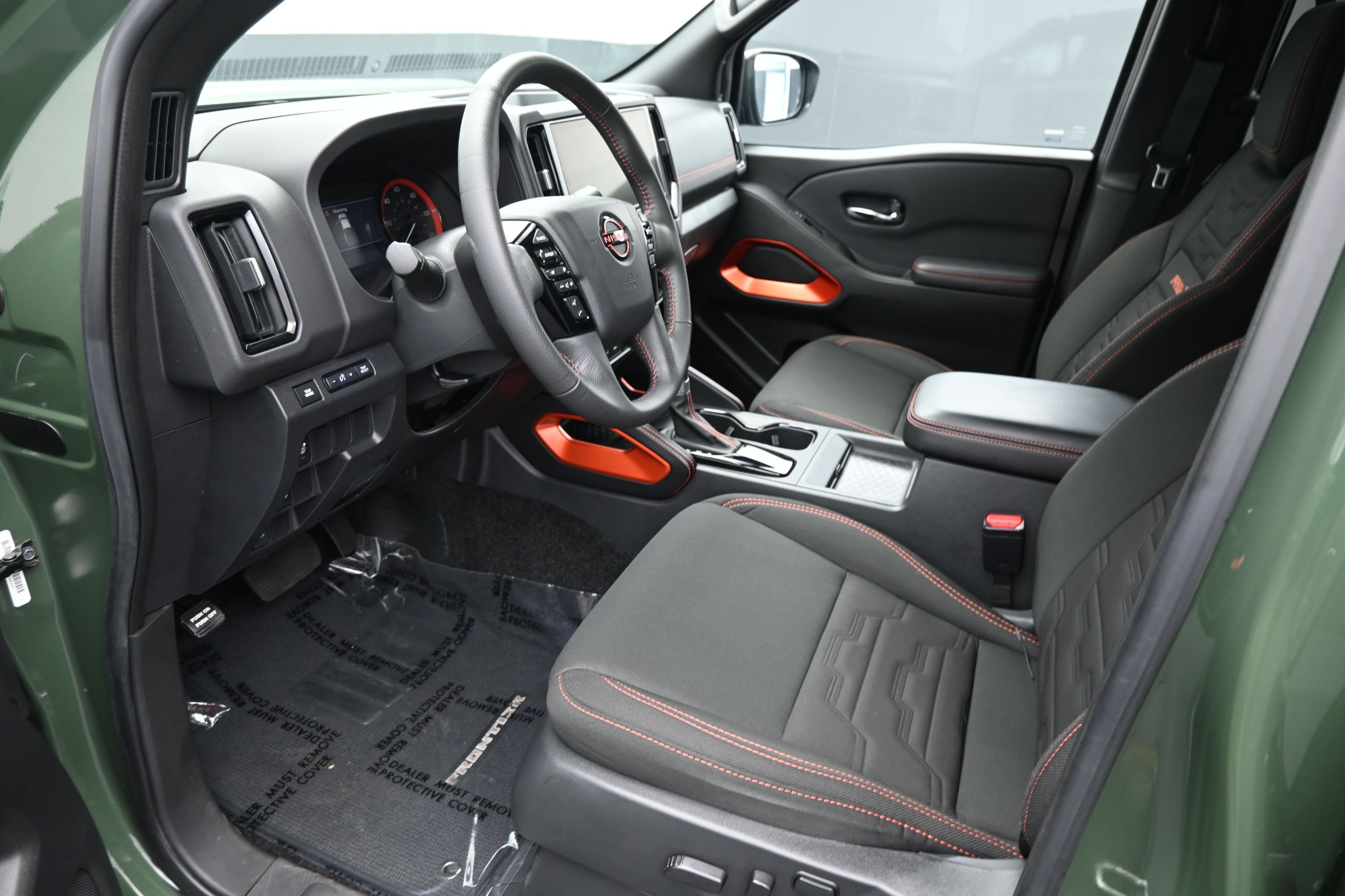 Used 2025 Nissan Frontier Pro-X RWD image 12
