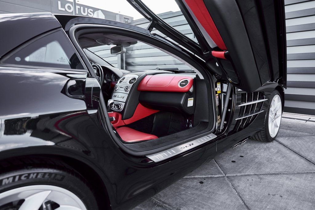 Used 2006 Mercedes-Benz SLR image 32