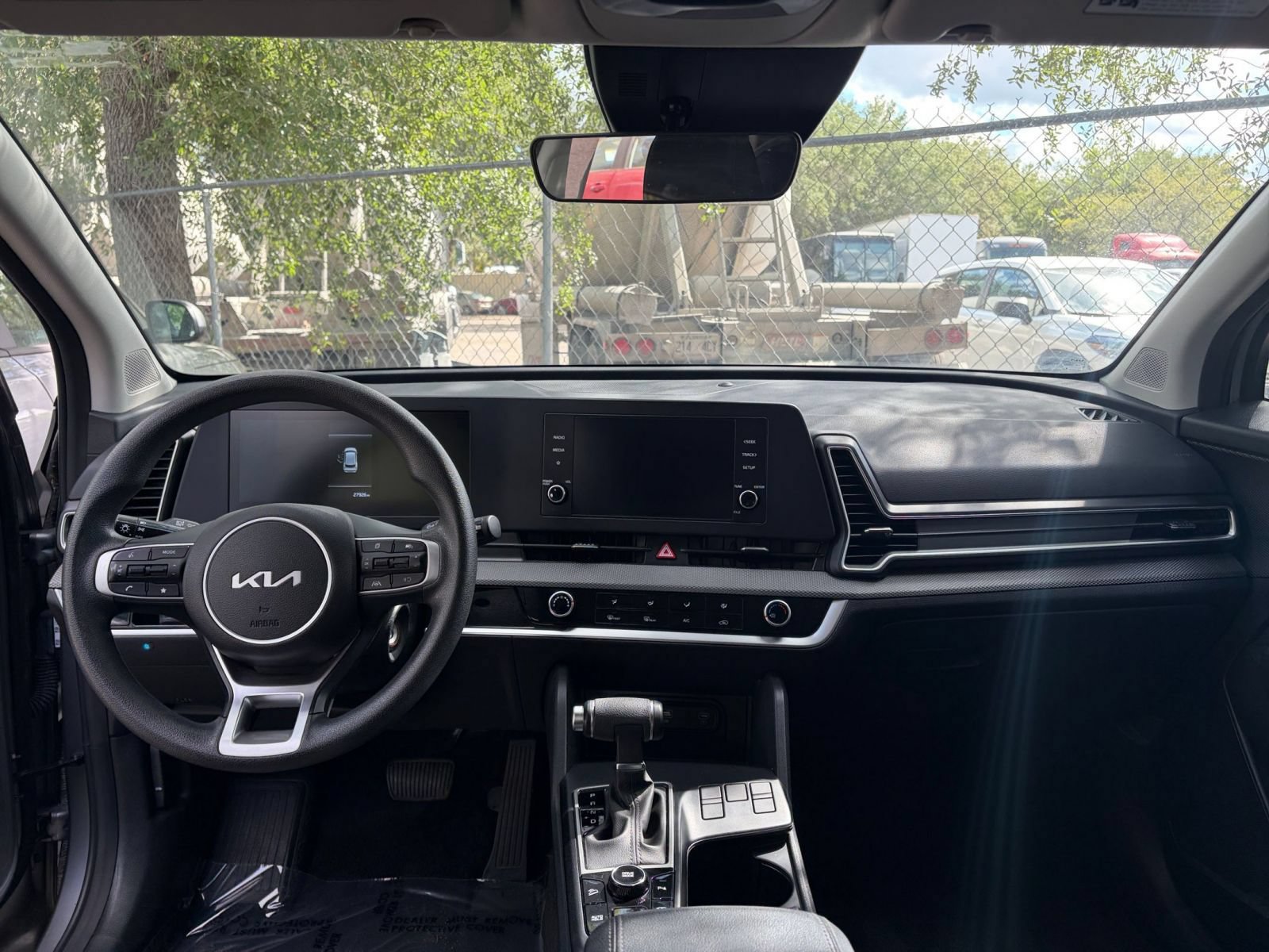 Used 2025 Kia Sportage LX FWD image 31
