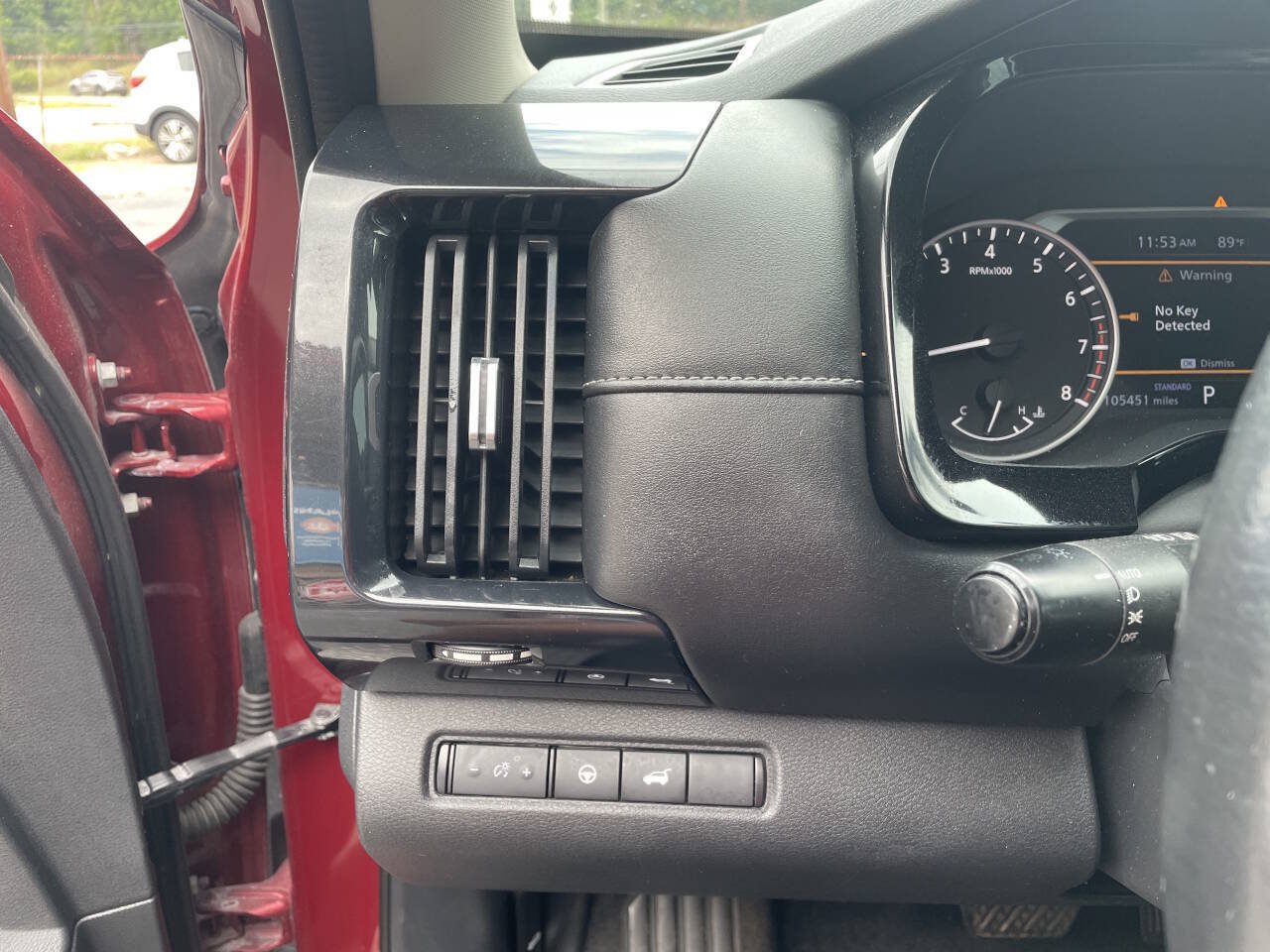 Used 2022 Nissan Pathfinder SV w/ SV Premium Package FWD image 20
