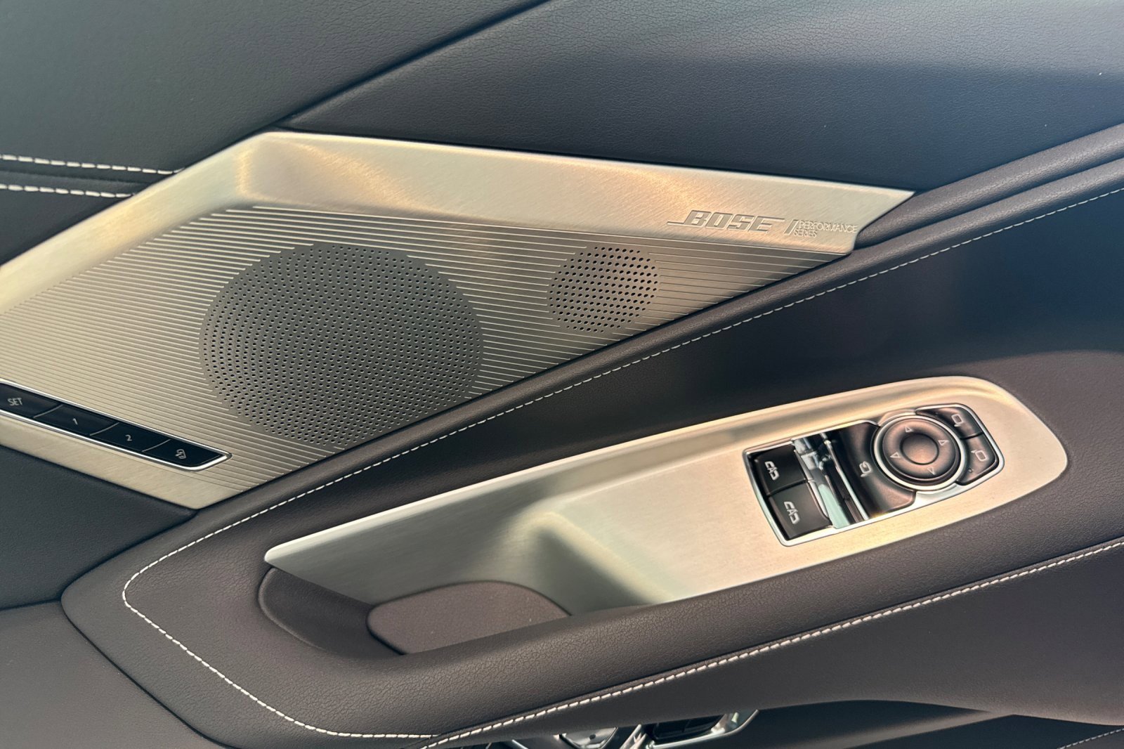 New 2025 Chevrolet Corvette E-Ray image 9