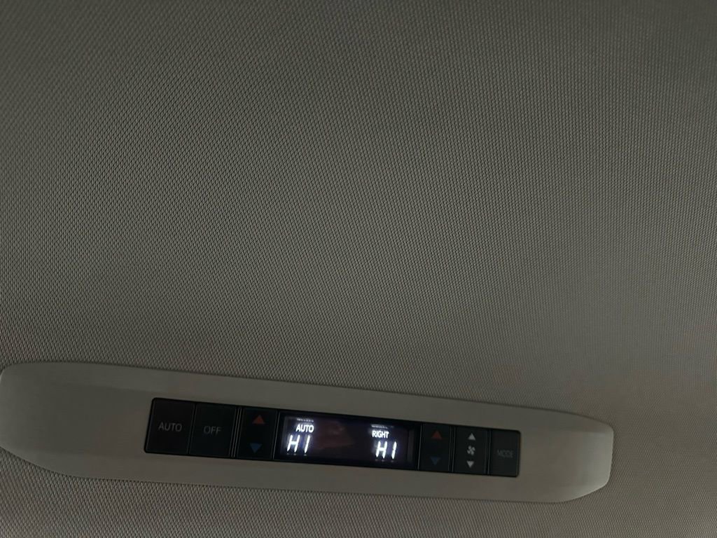 Used 2025 Toyota Sienna XLE image 51