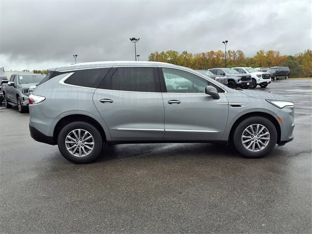 Used 2024 Buick Enclave Premium image 8