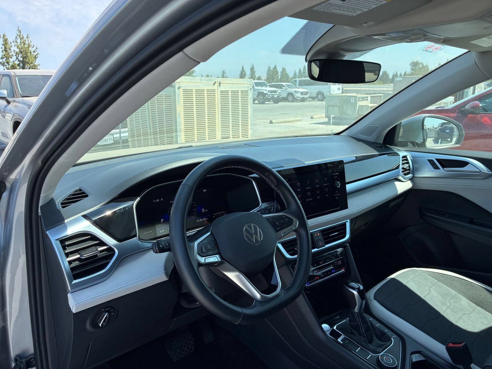 Used 2026 Volkswagen Taos SE AWD/4WD image 33