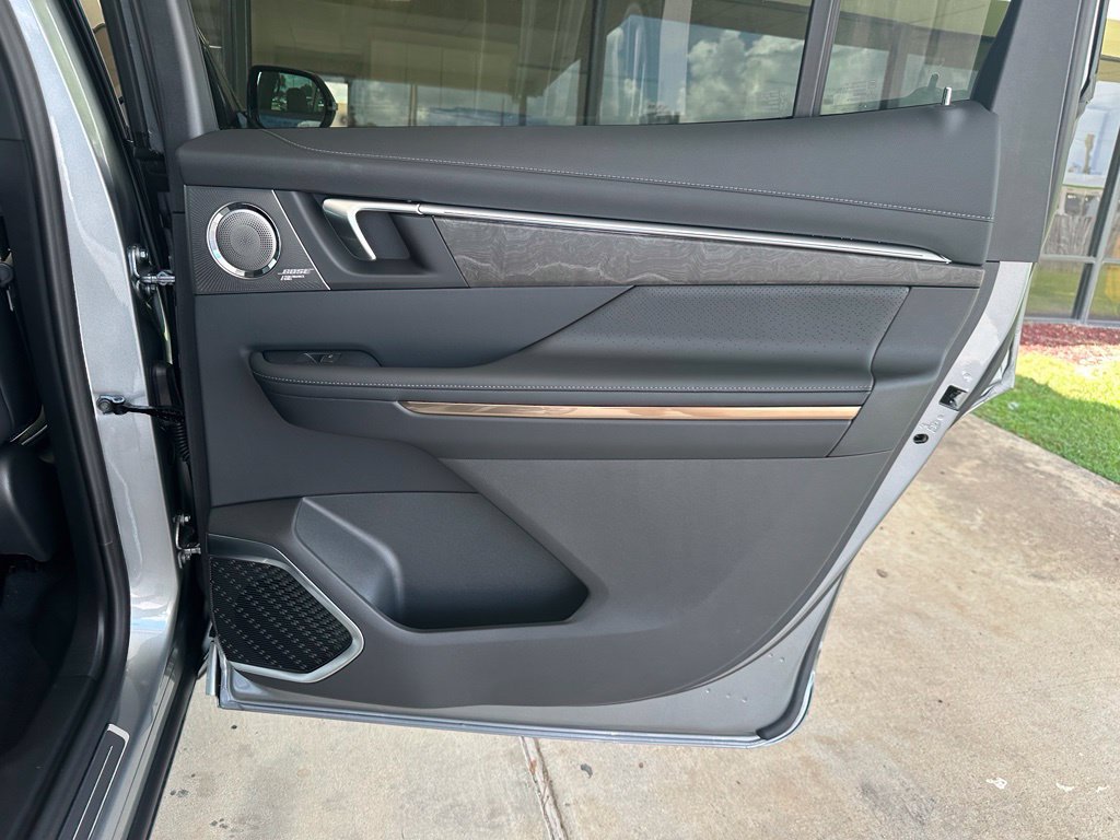 New 2026 Buick Enclave Avenir w/ Super Cruise Package FWD image 35