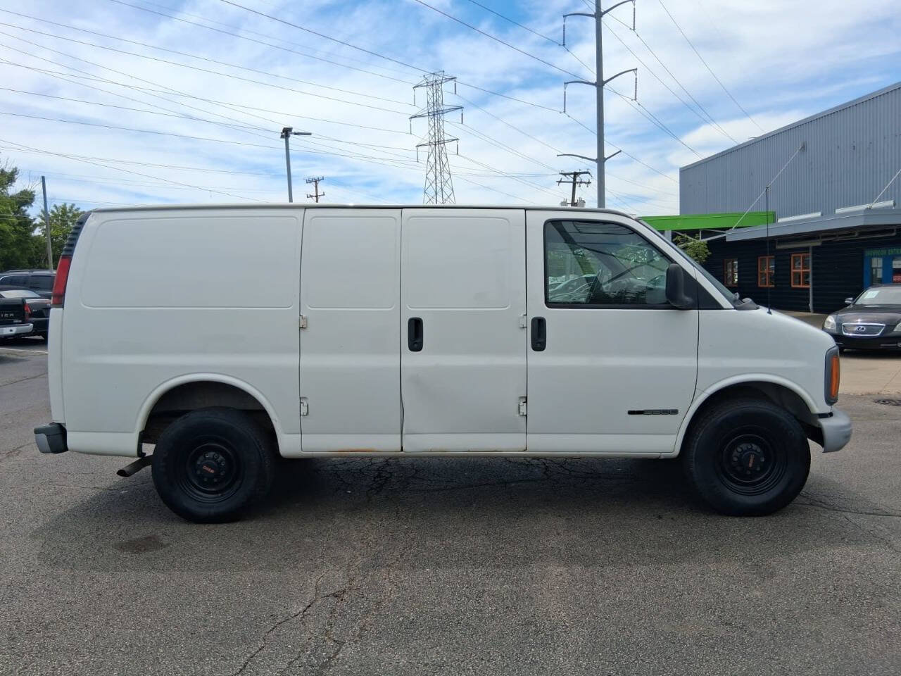 Used 2002 GMC Savana 3500 RWD image 5