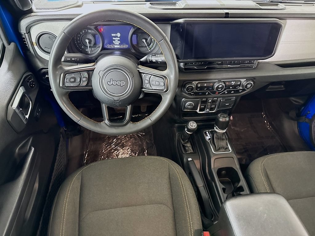 Used 2024 Jeep Wrangler Unlimited w/ Convenience Group AWD/4WD image 3