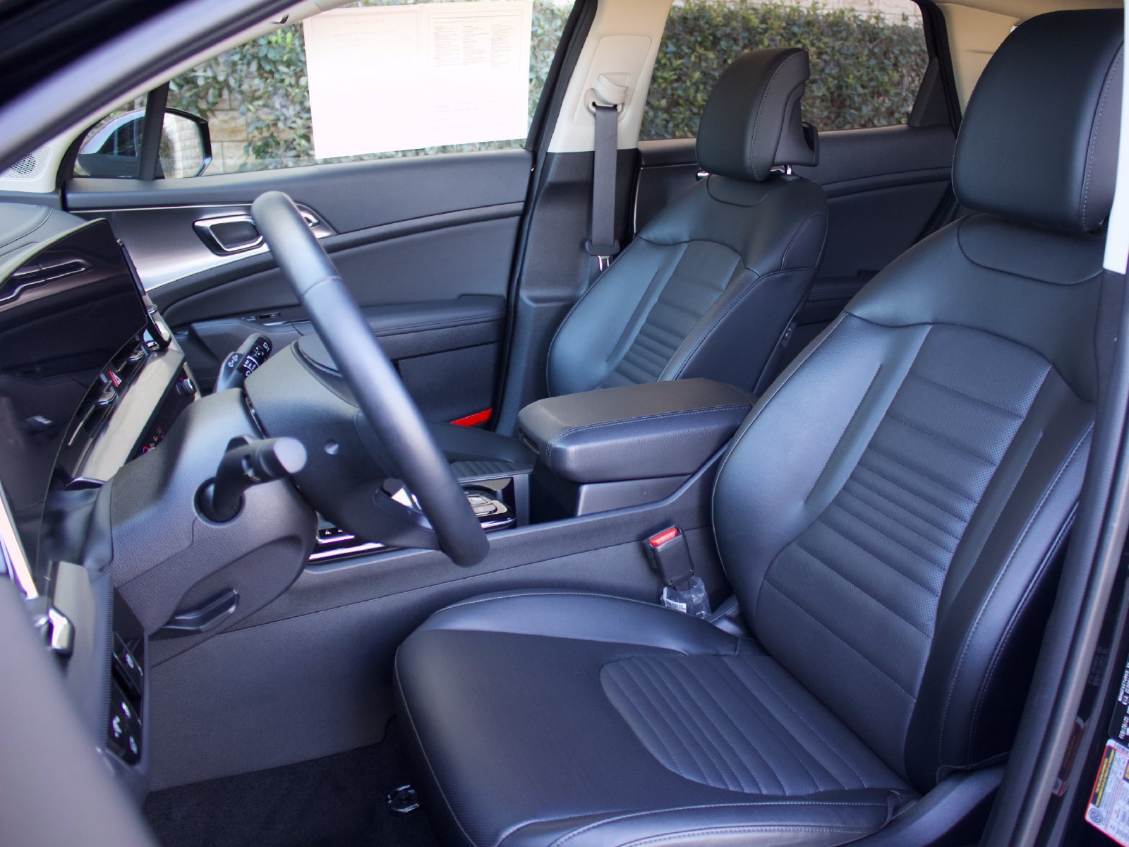 Used 2025 Kia Sportage SX FWD image 17