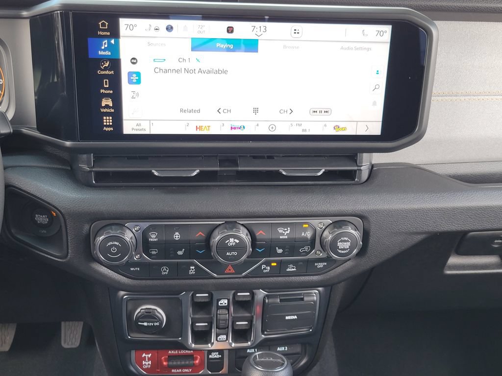 New 2026 Jeep Gladiator Sport AWD/4WD image 8