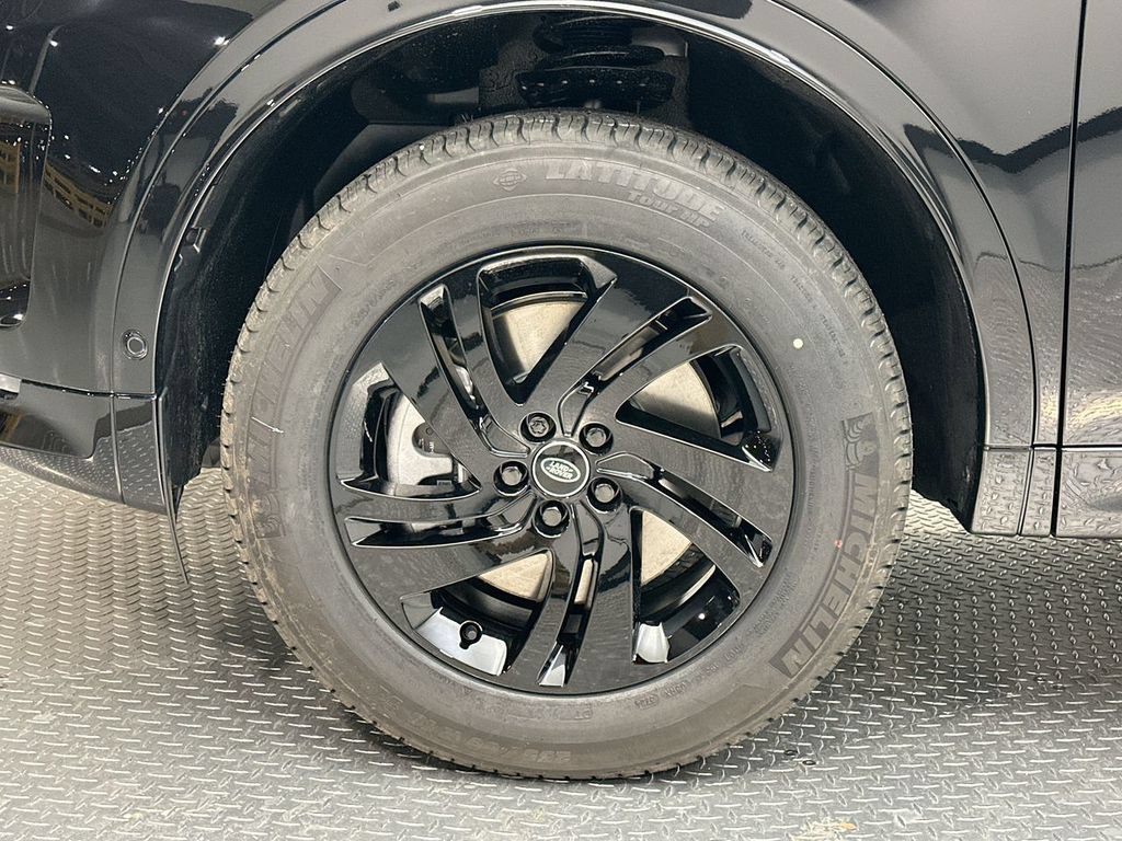Certified 2025 Land Rover Discovery Sport S AWD/4WD image 3