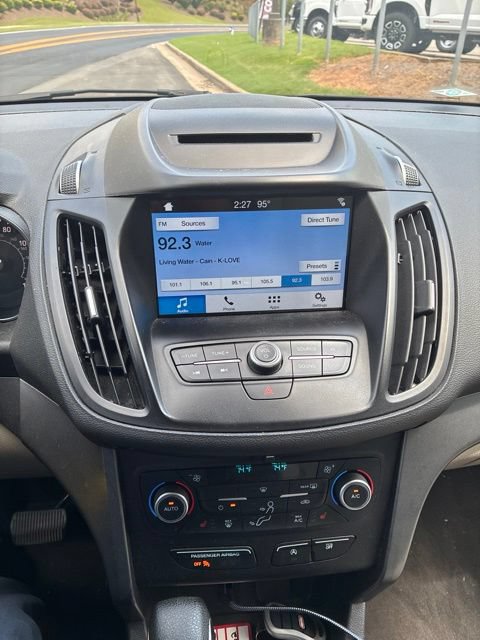 Used 2018 Ford Escape SE w/ SE Sync 3 Package AWD/4WD image 12