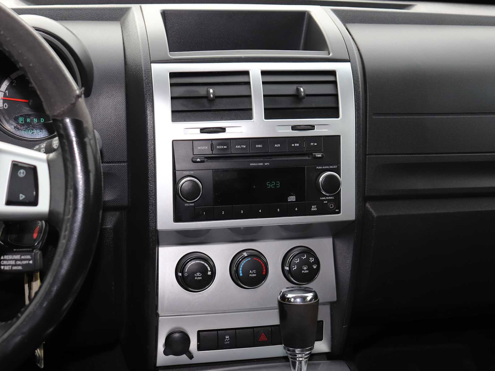 Used 2011 Dodge Nitro SXT image 28