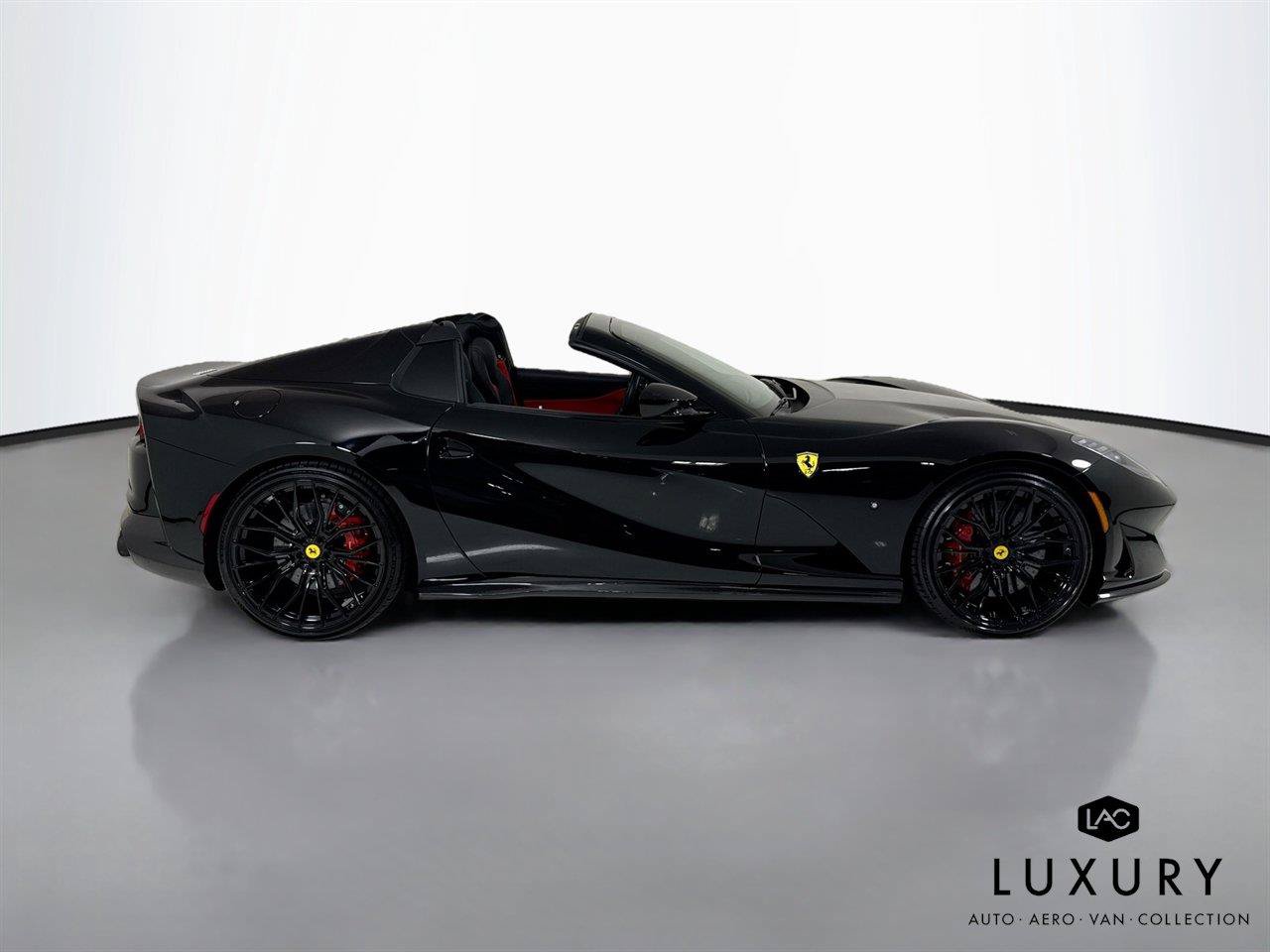 Used 2021 Ferrari 812 GTS RWD image 5