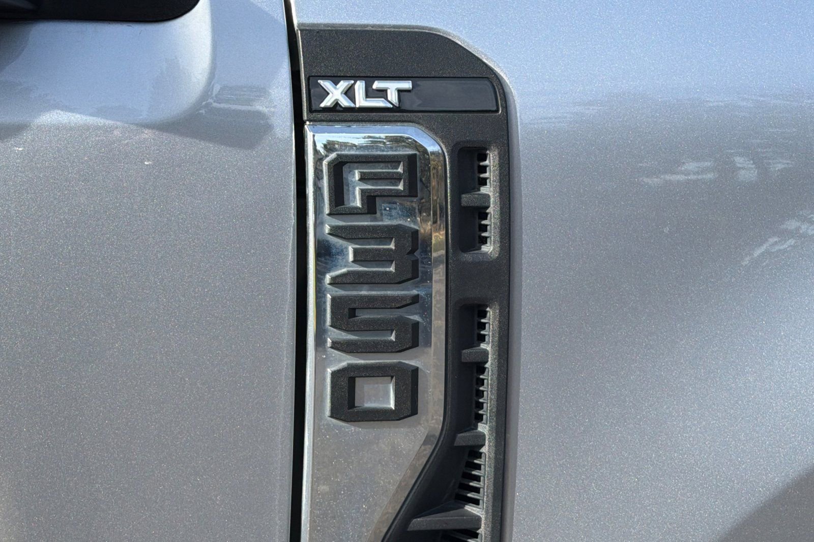 Used 2024 Ford F350 XLT image 25