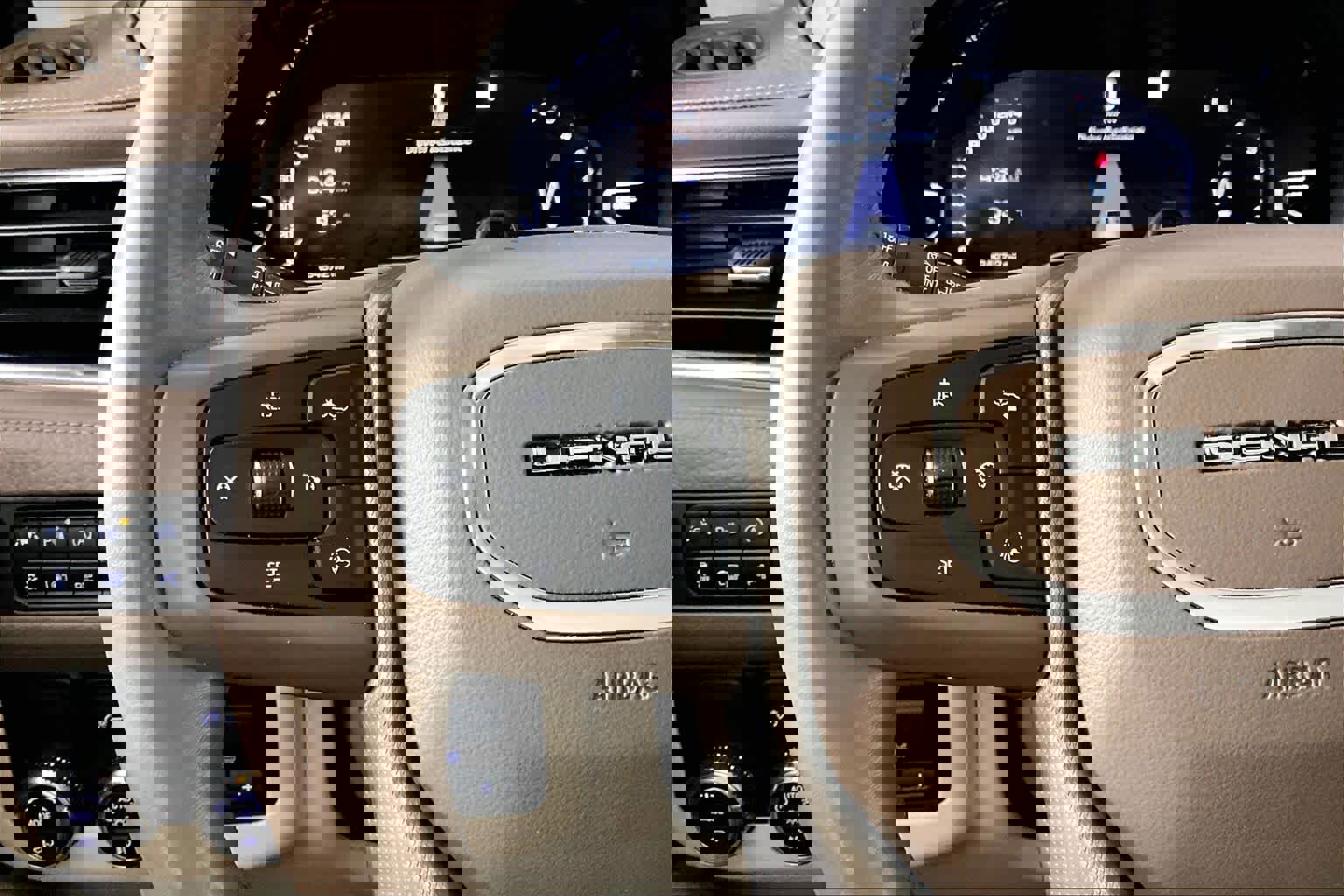 Used 2023 GMC Yukon XL Denali w/ Denali Reserve Package image 22