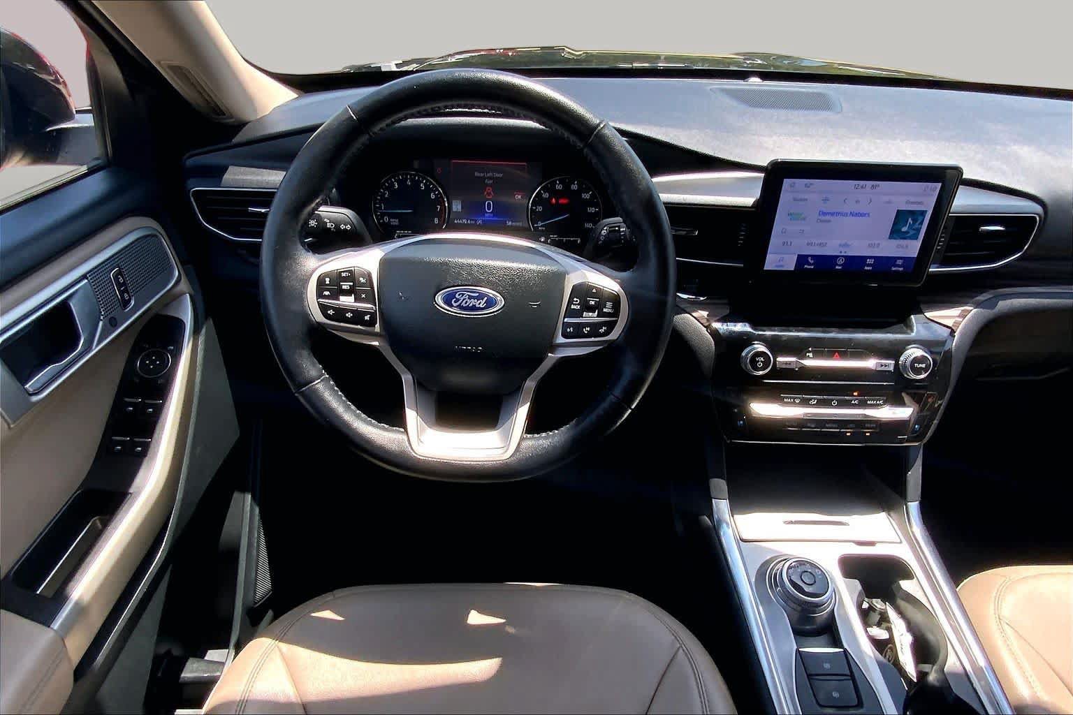 Used 2023 Ford Explorer Limited AWD/4WD image 6