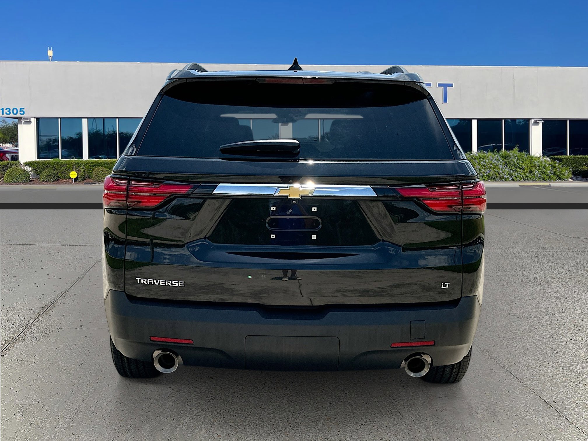 Used 2023 Chevrolet Traverse LT FWD image 6