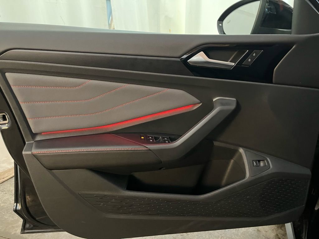 Certified 2025 Volkswagen Jetta GLI Autobahn w/ GLI Black Package FWD image 9