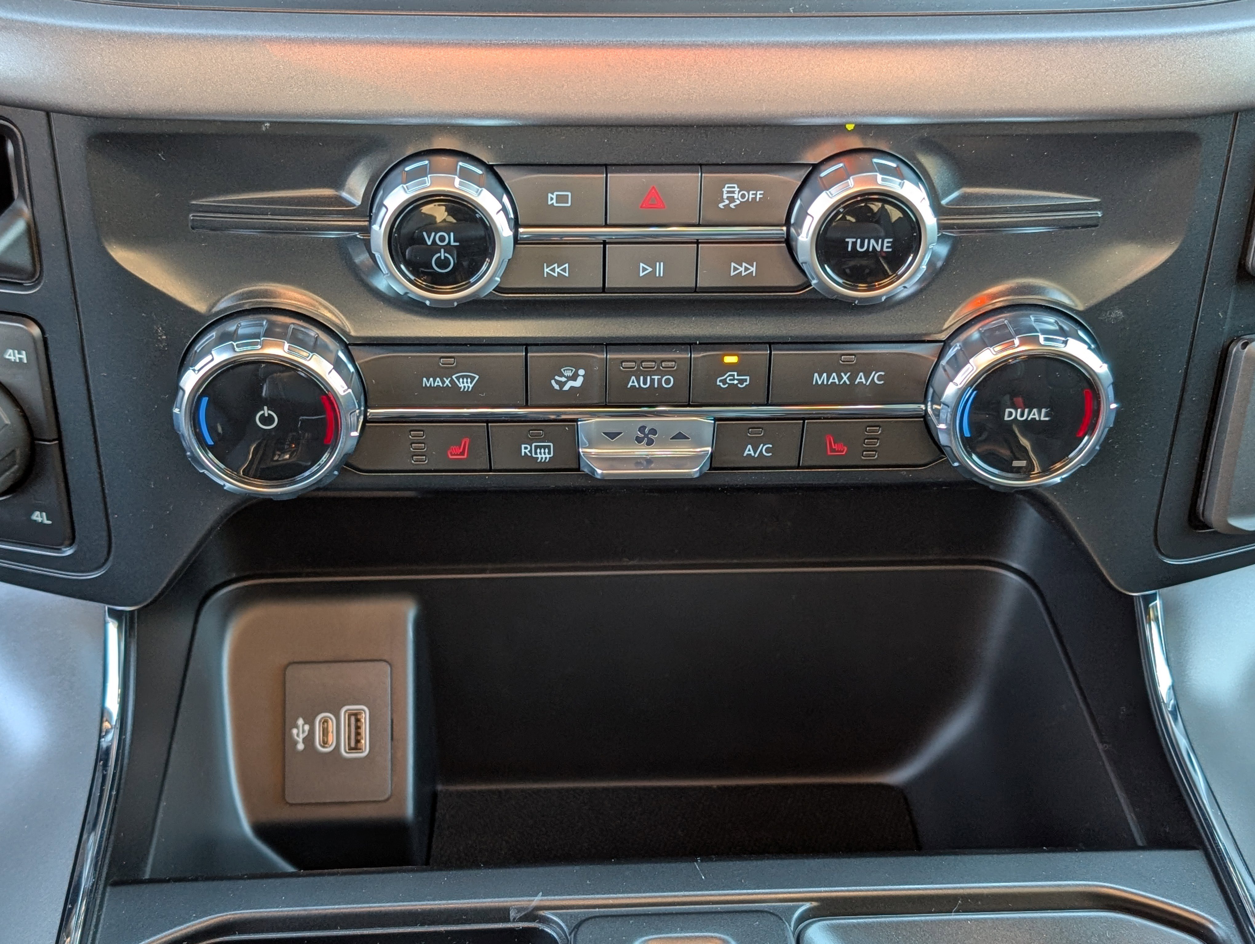New 2025 Ford F150 XLT w/ Equipment Group 302A MID image 25