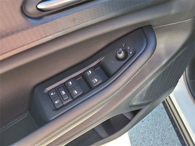 New 2025 Jeep Grand Cherokee L Laredo image 15