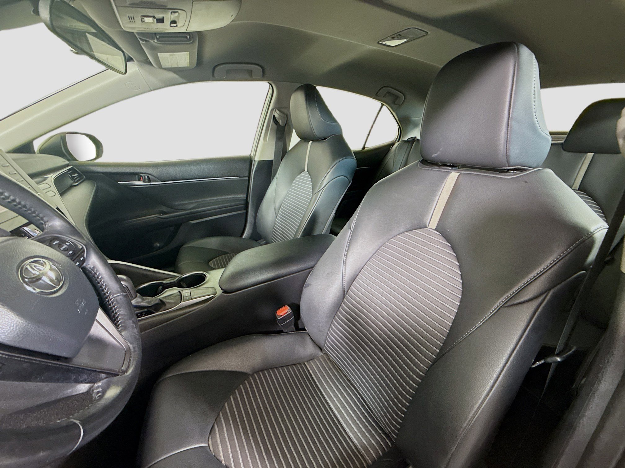 Used 2024 Toyota Camry SE image 21