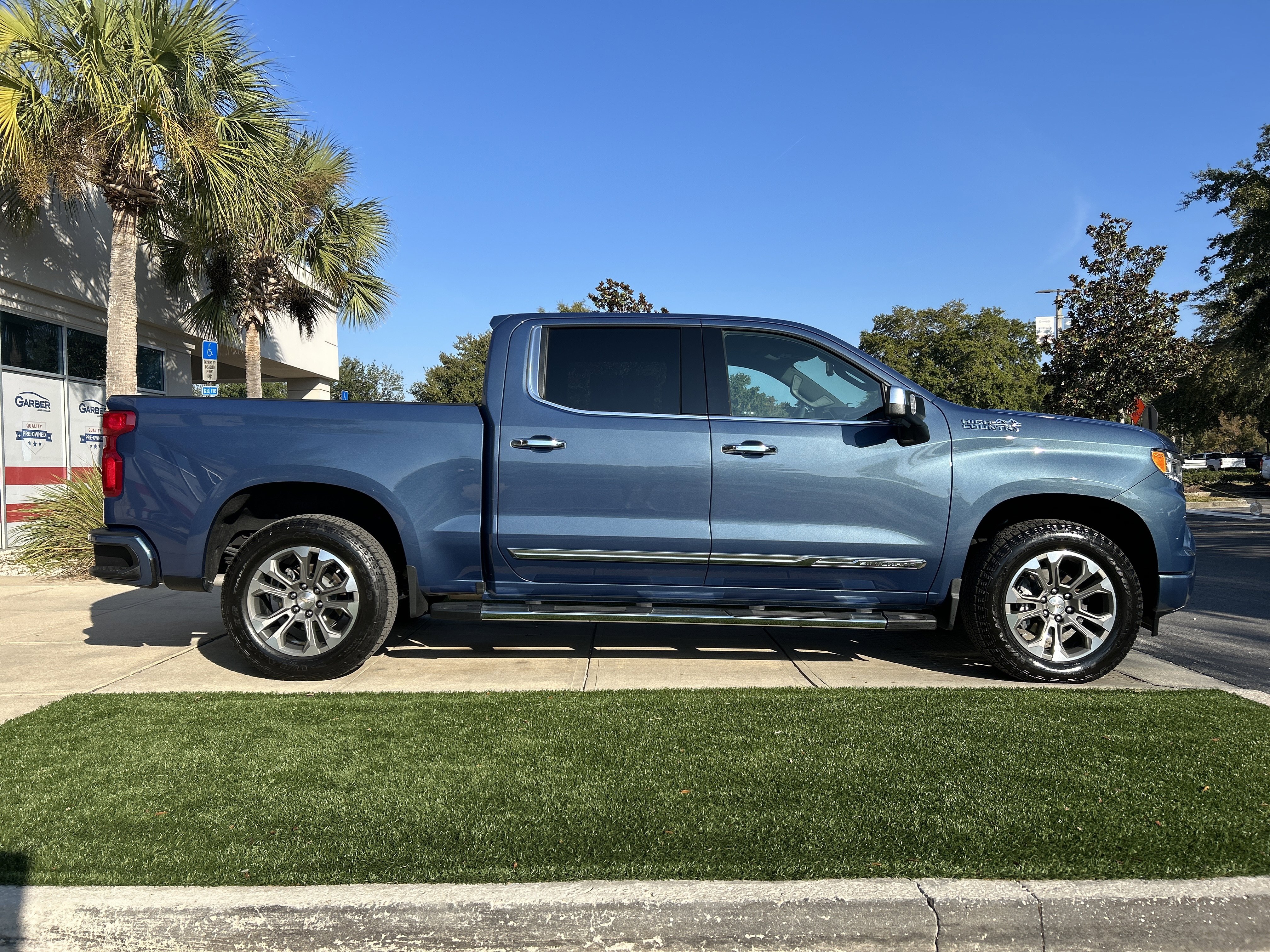 Used 2024 Chevrolet Silverado 1500 High Country w/ Z71 Off-Road Package image 8