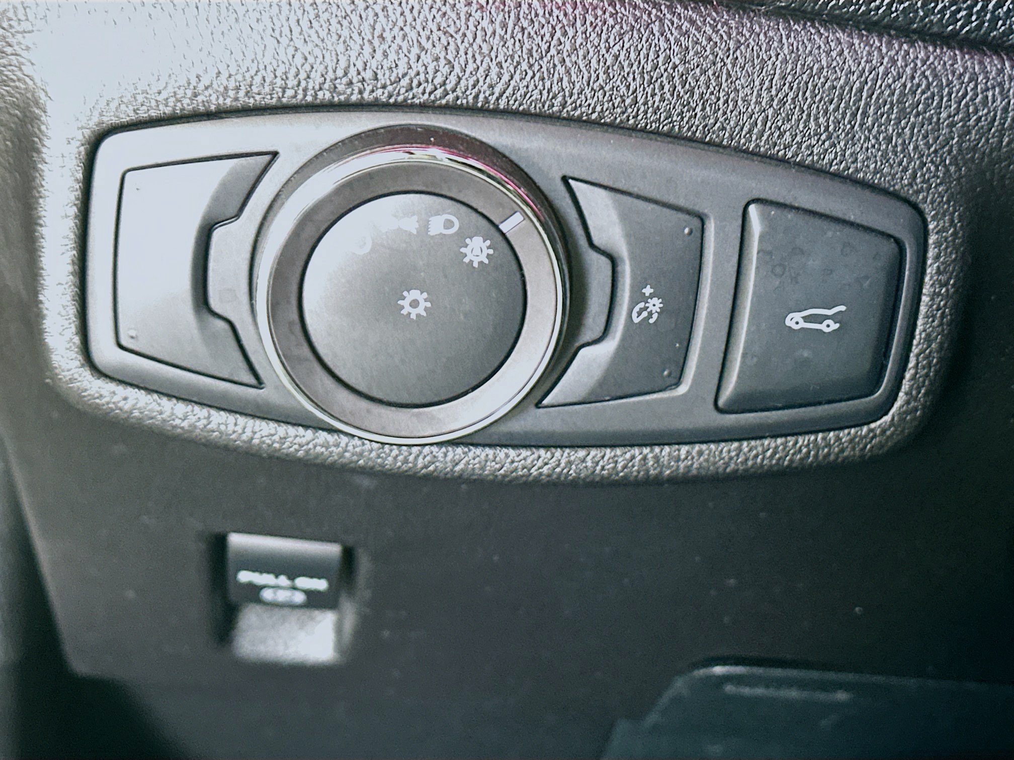 Used 2019 Lincoln MKC Reserve w/ MKC Technology Package FWD image 17