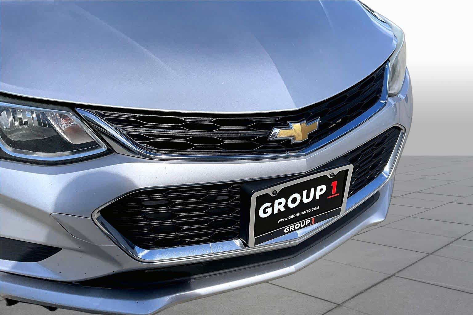 Used 2017 Chevrolet Cruze LS FWD image 24