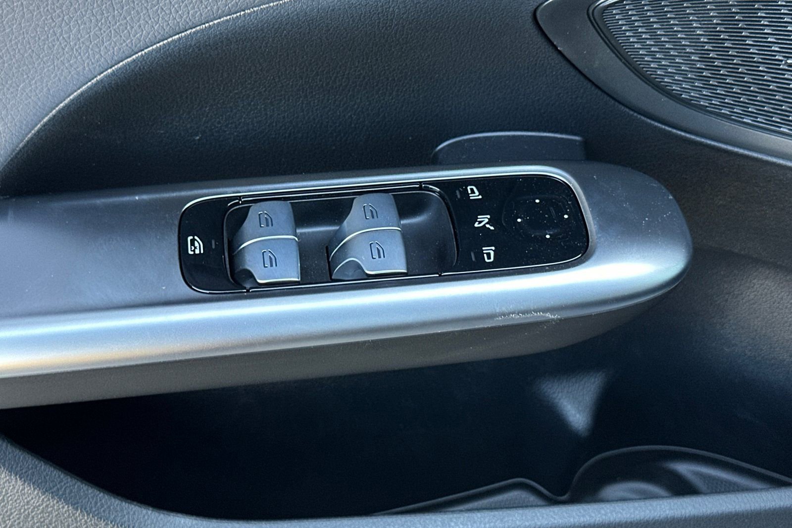 New 2025 Mercedes-Benz C 300 4MATIC Sedan image 22