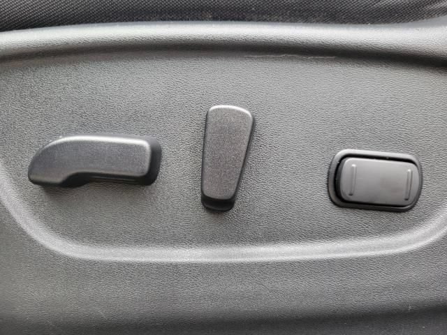 Used 2020 Nissan Rogue SV AWD/4WD image 16