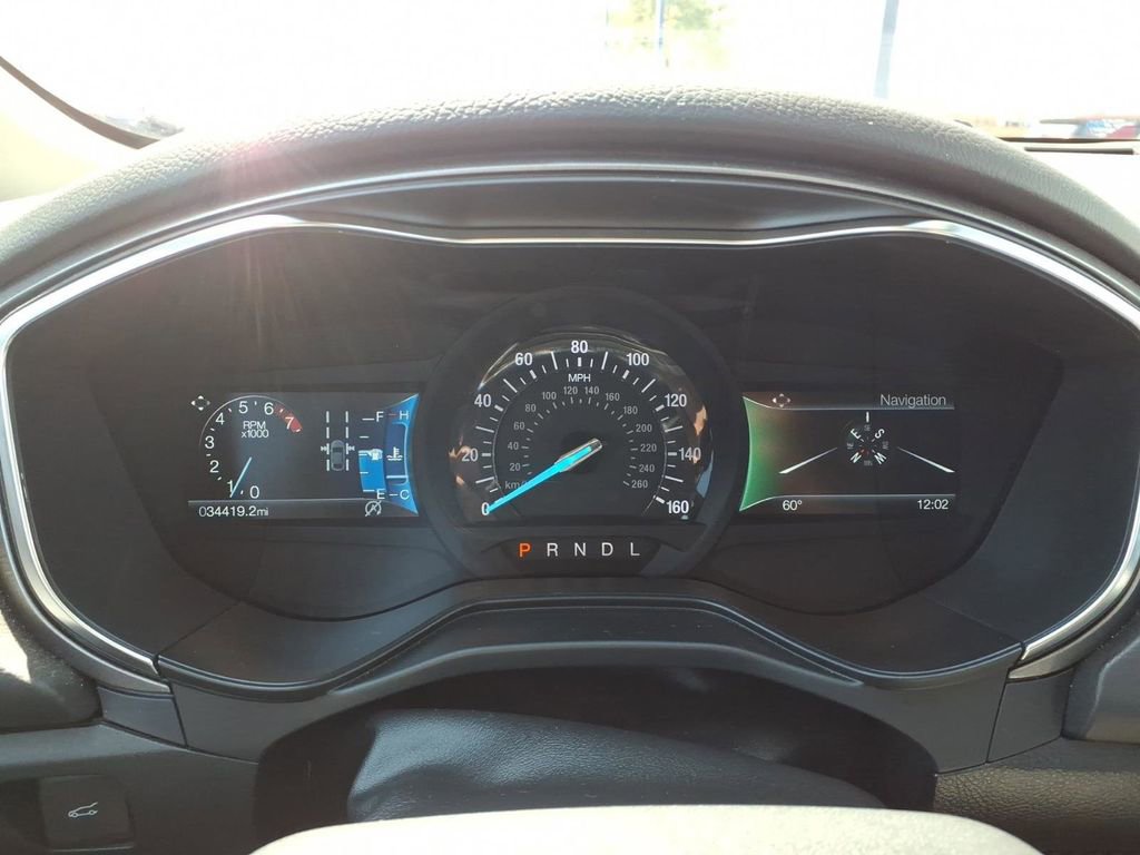 Used 2020 Ford Fusion SE FWD image 20