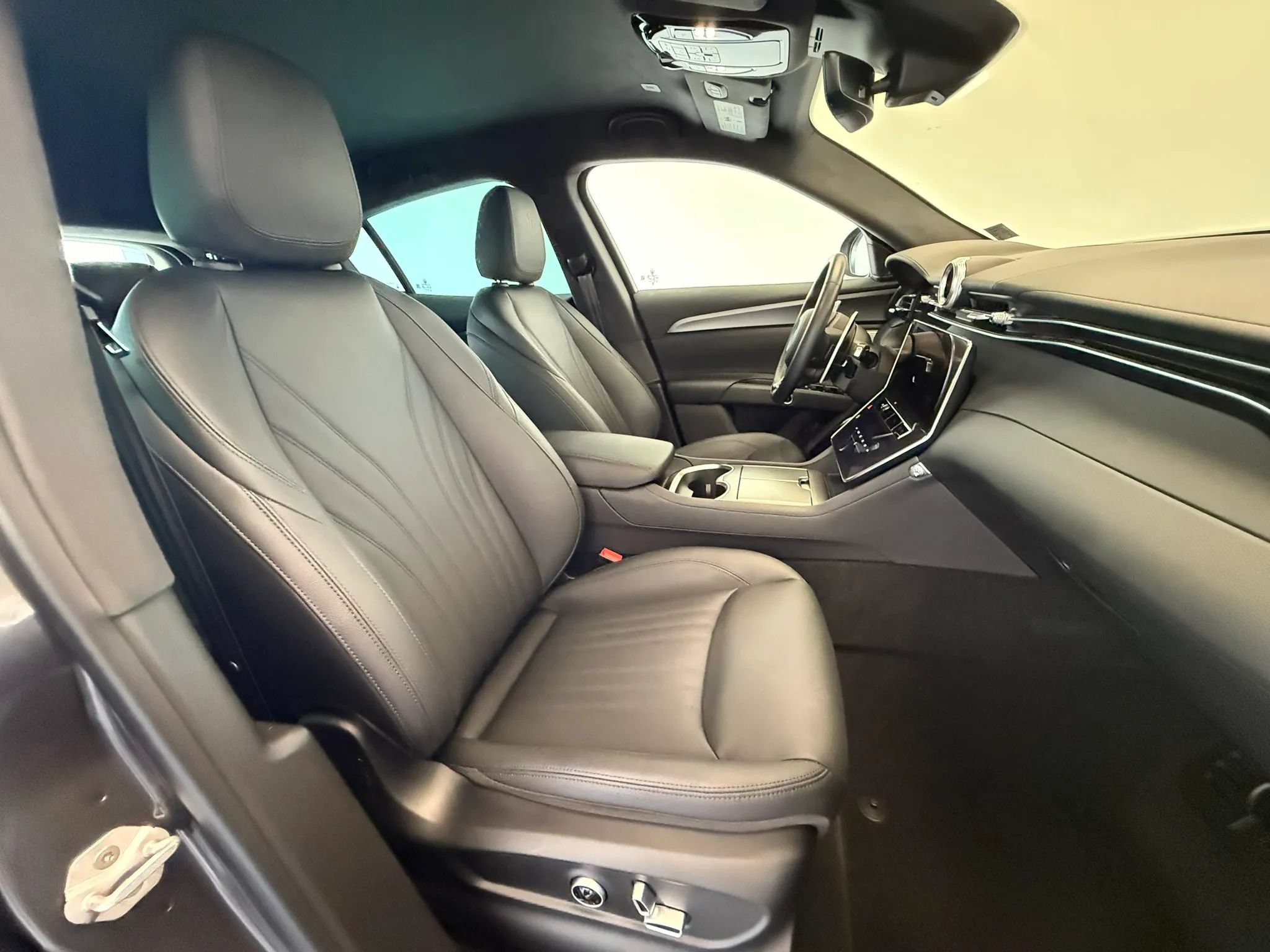 Used 2023 Maserati Grecale GT AWD/4WD image 19