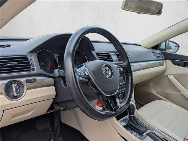 Used 2016 Volkswagen Passat 1.8T SE image 10