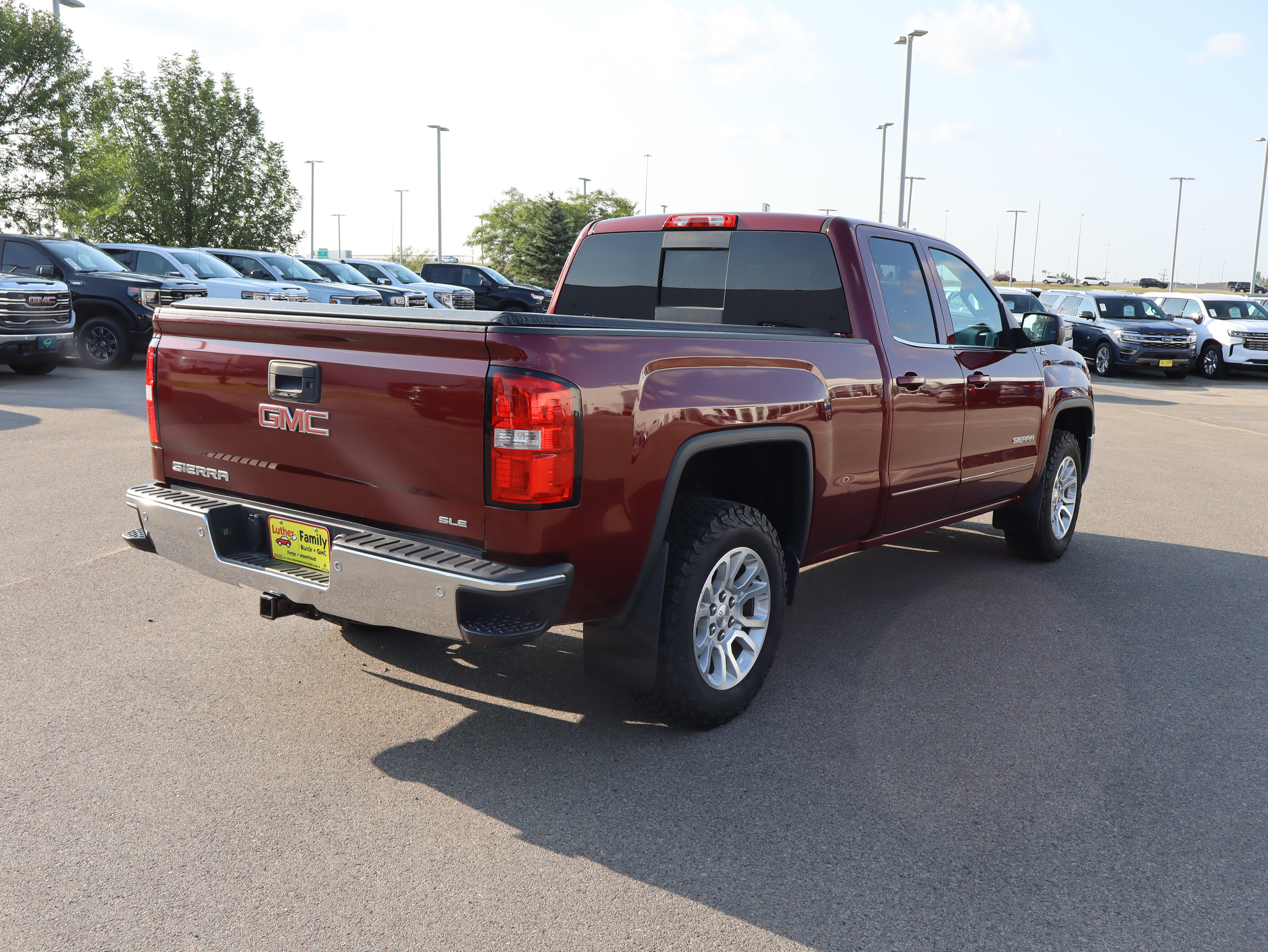 Used 2015 GMC Sierra 1500 SLE w/ SLE Value Package AWD/4WD image 7