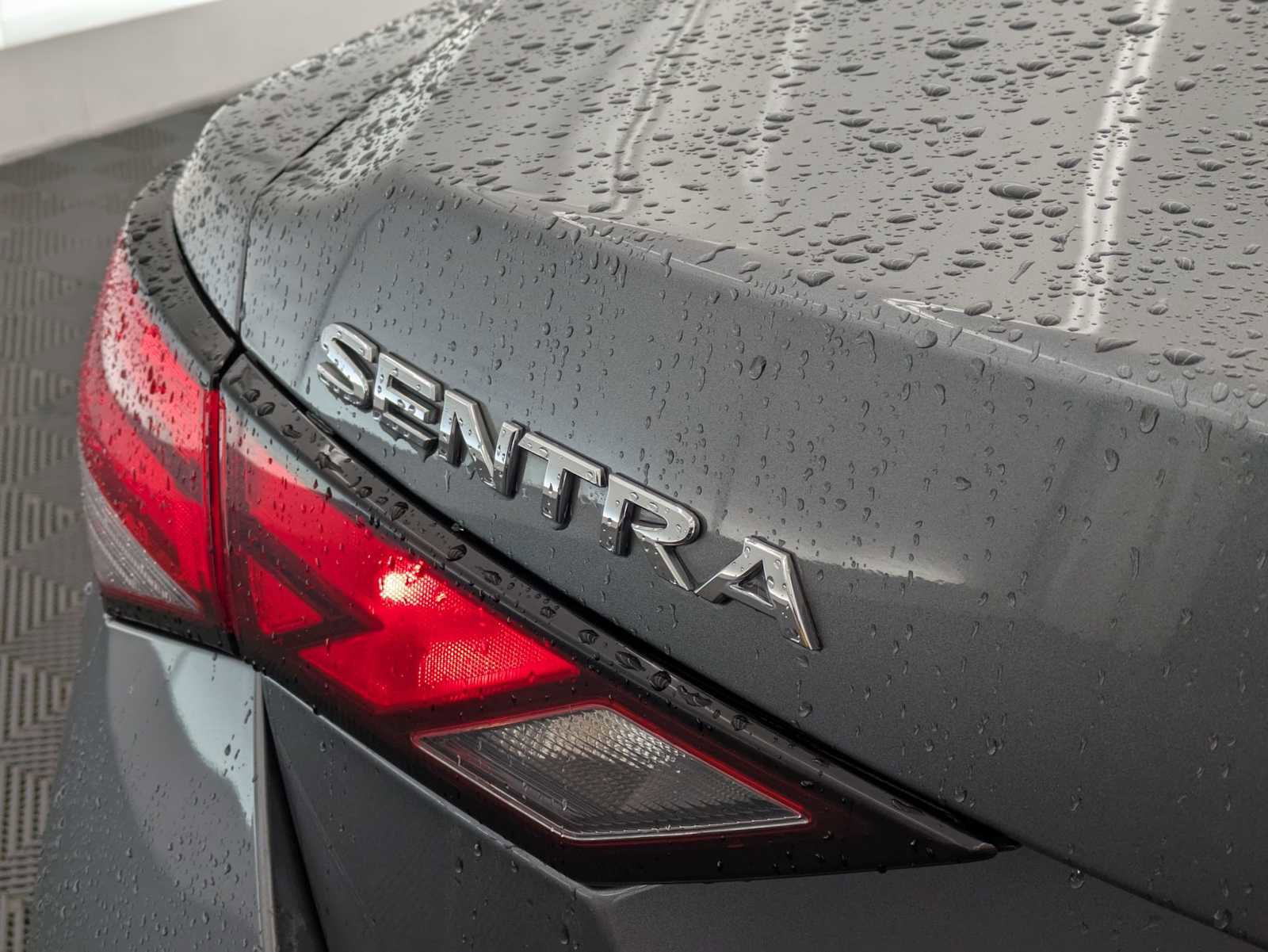Used 2024 Nissan Sentra SV FWD image 13