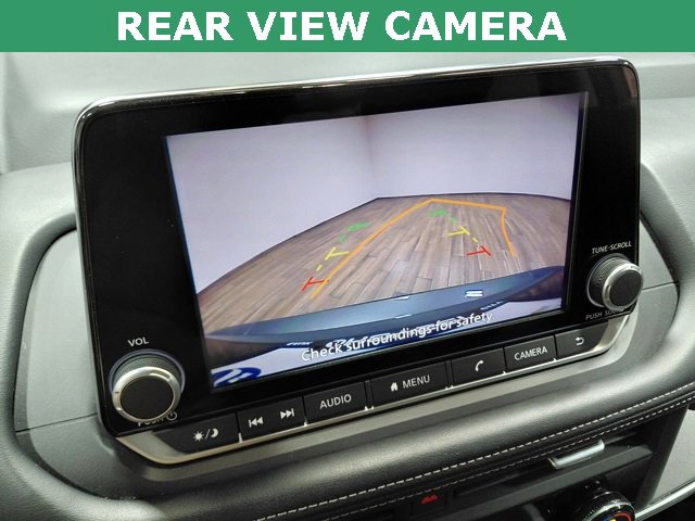 Used 2025 Nissan Rogue SV image 4