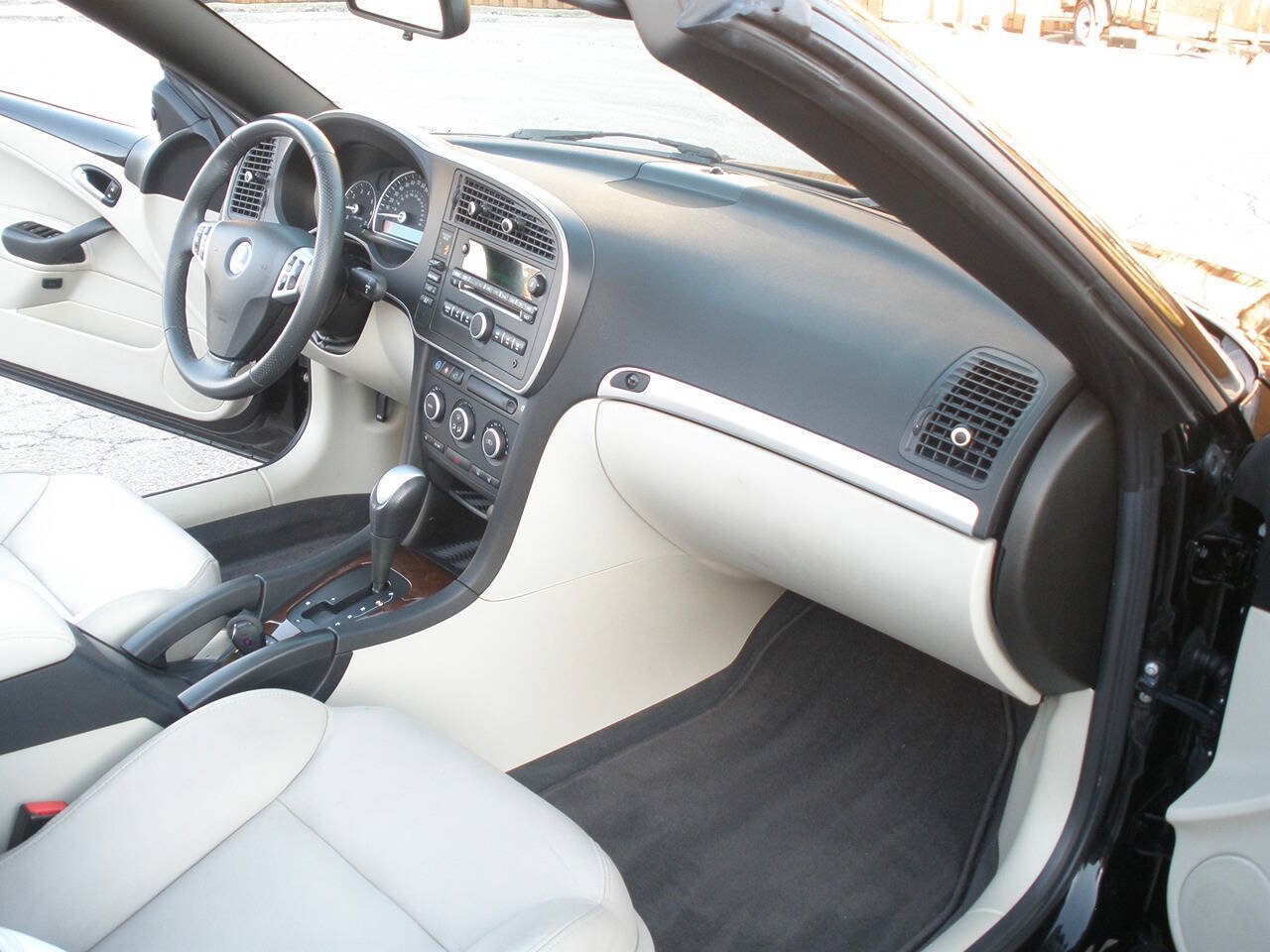 Used 2009 Saab 9-3 2.0T w/ Cold Weather Package FWD image 28