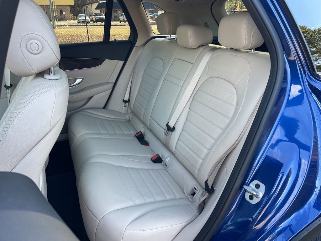 Used 2021 Mercedes-Benz GLC 300 4MATIC image 21