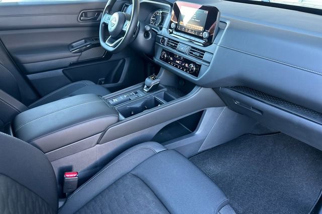 New 2025 Nissan Pathfinder S image 13