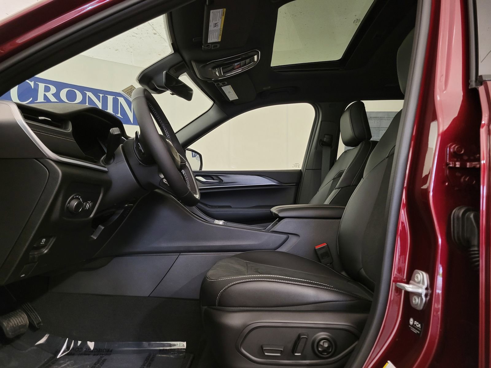 New 2025 Jeep Grand Cherokee L Altitude w/ Trailer Tow Package image 14