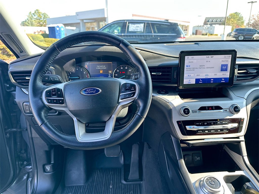 Used 2022 Ford Explorer XLT image 19