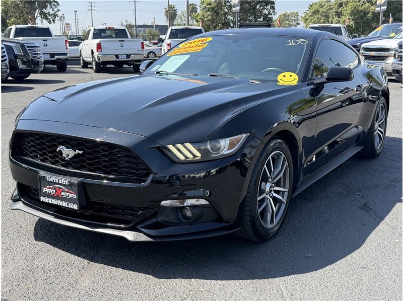 Used 2016 Ford Mustang Coupe image 3