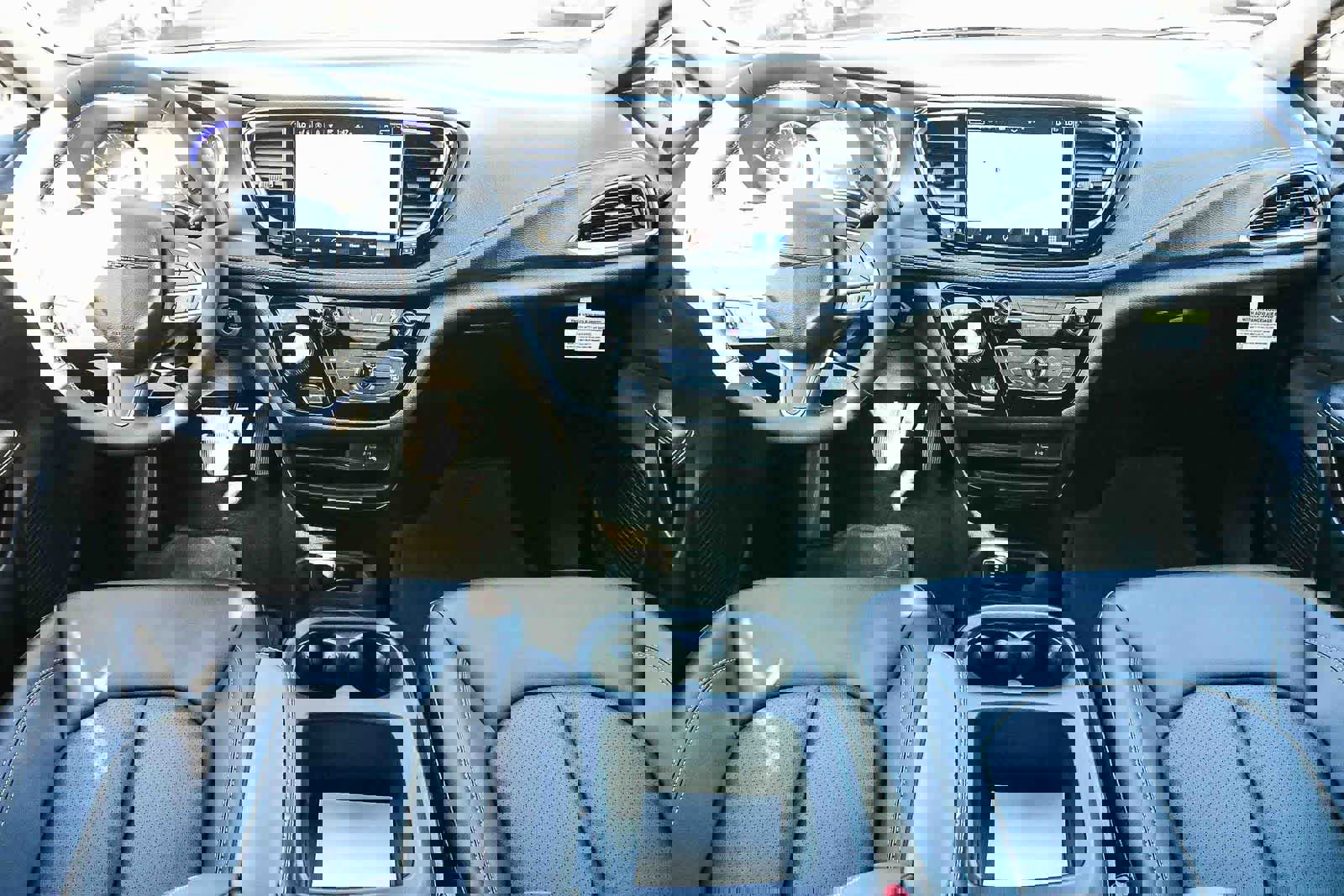 New 2026 Chrysler Pacifica Select image 13