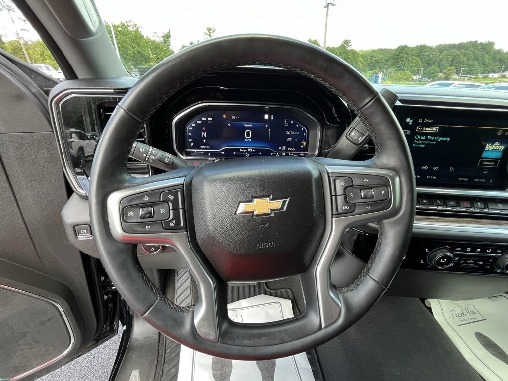 Used 2023 Chevrolet Silverado 1500 LT image 2